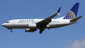 Photo of N23721 - Boeing 737-724 operated by United Airlines
