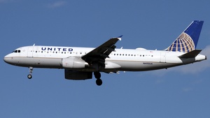 Photo of N495UA - Airbus A320-232 operated by United Airlines