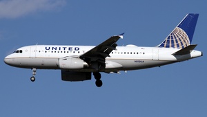 Photo of N810UA - Airbus A319-131 operated by United Airlines