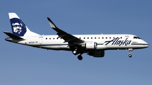 Photo of N175SY - Embraer ERJ-175LR operated by Alaska Airlines (opb Skywest Airlines)