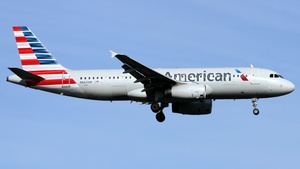 Photo of N664AW - Airbus A320-232 operated by American Airlines