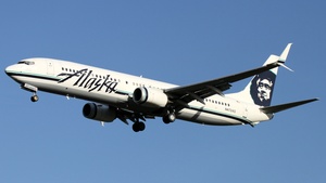 Photo of N472AS - Boeing 737-990(ER) operated by Alaska Airlines