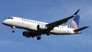 Photo of N114SY - Embraer ERJ-175LR operated by United Express (opb SkyWest Airlines)