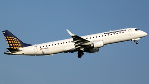 Photo of D-AEMB - Embraer ERJ-195LR operated by Augsburg Airways