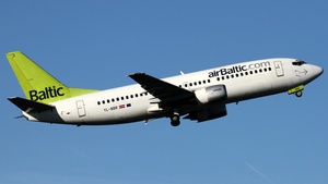 Photo of YL-BBR - Boeing 737-31S operated by airBaltic