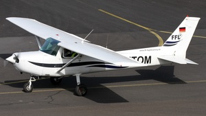 Photo of D-ETOM - Cessna 152 operated by FFL Flugschule