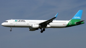 Photo of OE-LCP - Airbus A321-211 operated by LEVEL Europe