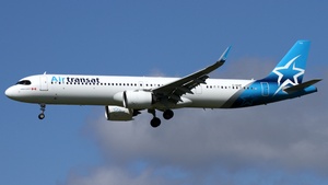 Photo of C-GOIP - Airbus A321-271NX operated by Air Transat