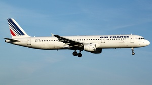 Photo of F-GTAL - Airbus A321-212 operated by Air France
