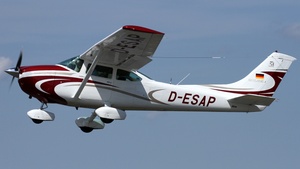 Photo of D-ESAP - Cessna 182Q Skylane operated by Private