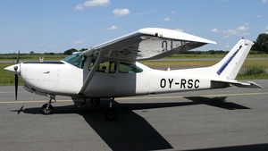 Photo of OY-RSC - Cessna TR182 Turbo Skylane RG operated by Faldskærmsklubben.dk