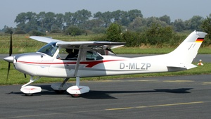 Photo of D-MLZP - AirLony Skylane operated by Private