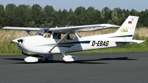 Photo of D-EBAG - Reims-Cessna F172N Skyhawk operated by Private