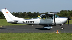 Photo of D-EEGK - Cessna 182J Skylane operated by Private