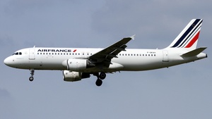 Photo of F-GKXH - Airbus A320-214 operated by Air France