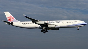 B-18805 - Airbus A340-313