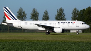 Photo of F-GKXN - Airbus A320-214 operated by Air France