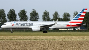 Photo of N942UW - Boeing 757-2B7 operated by American Airlines