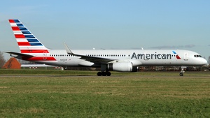 Photo of N206UW - Boeing 757-2B7 operated by American Airlines