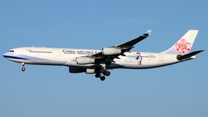 B-18806 - Airbus A340-313