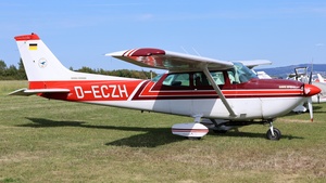 Photo of D-ECZH - Reims-Cessna FR172K Hawk XP II operated by Fluggruppe Hermann Köhl Würzburg