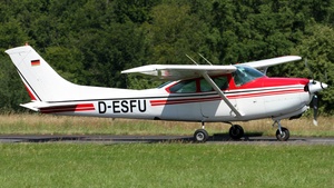 Photo of D-ESFU - Cessna TR182 Turbo Skylane RG operated by Private