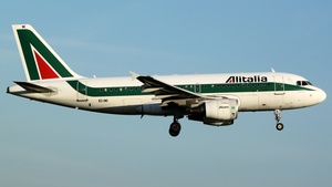 Photo of EI-IMI - Airbus A319-112 operated by Alitalia