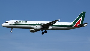 Photo of I-BIXL - Airbus A321-112 operated by Alitalia