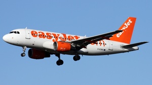 Photo of G-EZBE - Airbus A319-111 operated by easyJet