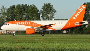 Photo of G-EZAY - Airbus A319-111 operated by easyJet