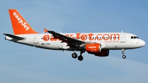 Photo of G-EZBX - Airbus A319-111 operated by easyJet