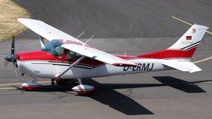 Photo of D-ERMJ - Cessna 182J Skylane operated by Private