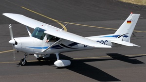 Photo of D-ERPC - Cessna 152 operated by Private