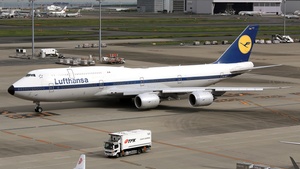 Photo of D-ABYT - Boeing 747-830 operated by Lufthansa