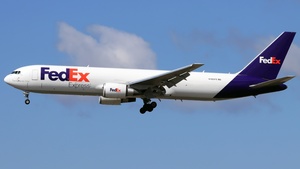 Photo of N195FE - Boeing 767-300F operated by FedEx
