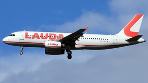 Photo of 9H-LOB - Airbus A320-232 operated by Lauda Europe