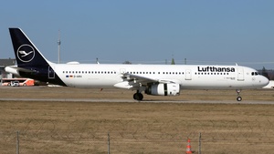 Photo of D-AIRX - Airbus A321-131 operated by Lufthansa
