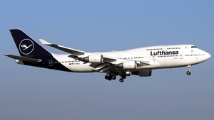 Photo of D-ABVU - Boeing 747-430 operated by Lufthansa