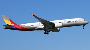 Photo of HL8359 - Airbus A350-941 operated by Asiana Airlines