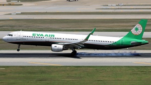 Photo of B-16226 - Airbus A321-211 operated by EVA Air
