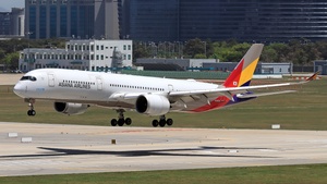 Photo of HL8078 - Airbus A350-941 operated by Asiana Airlines