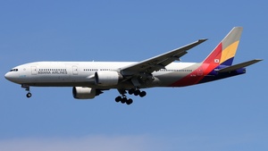 Photo of HL7791 - Boeing 777-28E(ER) operated by Asiana Airlines