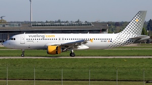 Photo of EC-NUP - Airbus A320-214 operated by Vueling