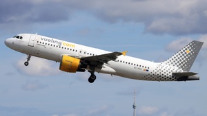 Photo of EC-KDX - Airbus A320-216 operated by Vueling