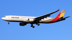 Photo of HL8258 - Airbus A330-323 operated by Asiana Airlines