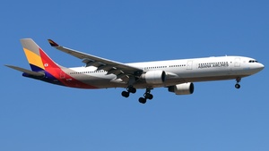 Photo of HL7793 - Airbus A330-323 operated by Asiana Airlines