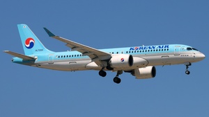 Photo of HL7200 - Airbus A220-300 operated by Korean Air