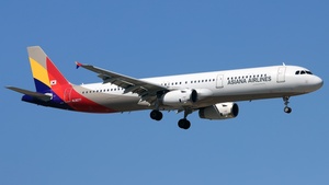Photo of HL8277 - Airbus A321-231 operated by Asiana Airlines