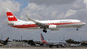 Photo of N915NN - Boeing 737-823 operated by American Airlines