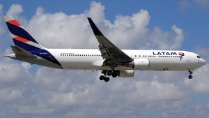 Photo of CC-CWY - Boeing 767-316(ER) operated by LATAM Airlines